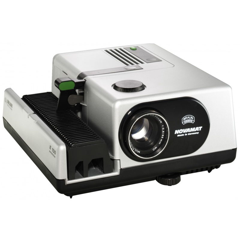 Braun Novomat E 130 AutoFocus Slide Projector Widescreen Centre